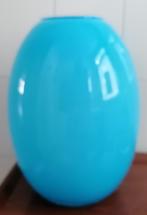 Vaas groot, helder blauw glas € 12,50, Antiek en Kunst, Ophalen of Verzenden