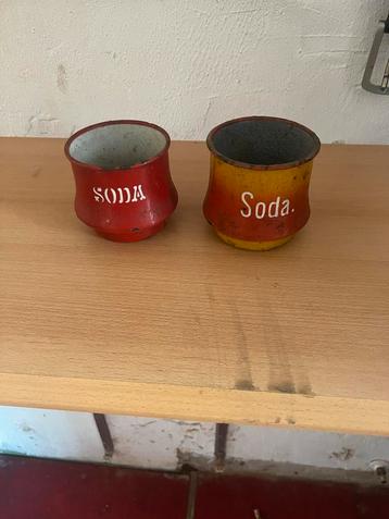 Vintage Soda Emaille Bakjes beschikbaar voor biedingen