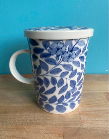 Mok royal tea porselein kop met zeef en deksel blauw bloemen beschikbaar voor biedingen
