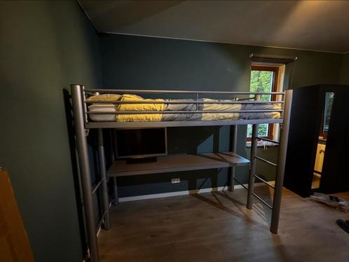 Hoogslaper metaal / IJzer 90x200 met bureau, Huis en Inrichting, Slaapkamer | Stapelbedden en Hoogslapers, Gebruikt, Hoogslaper