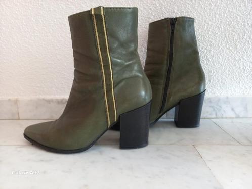 Donkergroene enkellaarsjes van Omoda, maat 39, Kleding | Dames, Schoenen, Zo goed als nieuw, Lage of Enkellaarzen, Groen, Ophalen of Verzenden