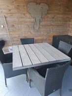 Vierkante houten tuintafel, Ophalen, Zo goed als nieuw, Hout, 4 zitplaatsen