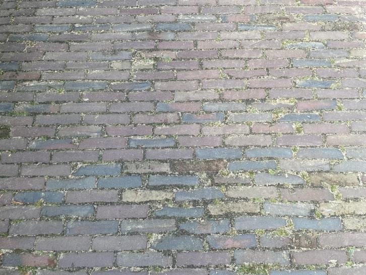 Oude gebakken Waalformaat rood-paars gen. uit het werk WOLZ, Tuin en Terras, Tegels en Klinkers, Gebruikt, Klinkers, Keramiek