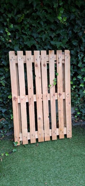 Gratis afhalen houten pallet 120 x 80 beschikbaar voor biedingen