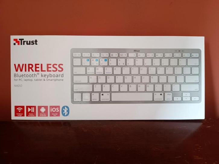 Trust NADO Bluetooth TOETSENBORD US, Computers en Software, Toetsenborden, Nieuw, Qwerty, Ophalen