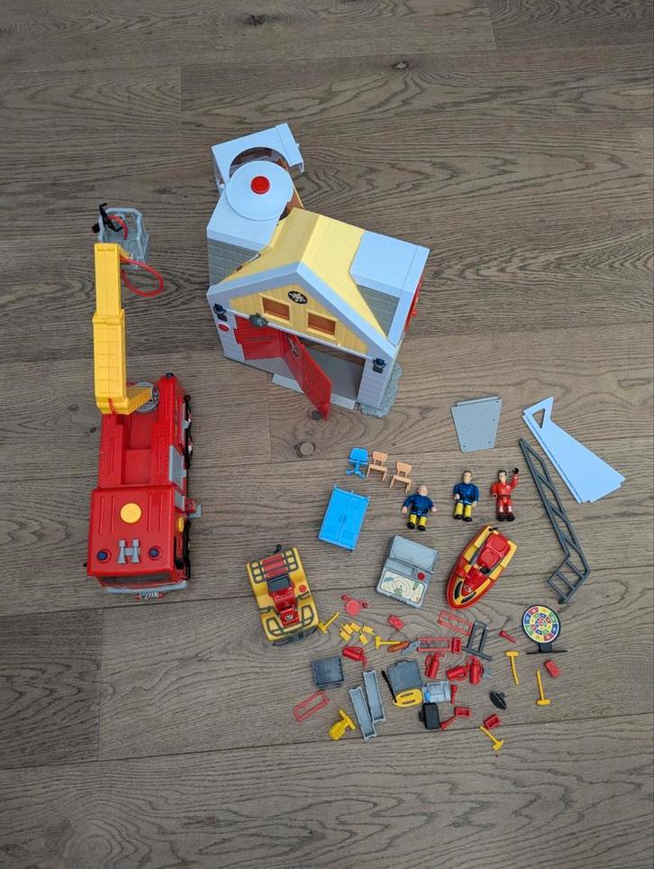 Brandweerman Sam Speelset met Auto, Kazerne & Accessoires, Kinderen en Baby's, Speelgoed | Actiefiguren, Gebruikt, Ophalen of Verzenden