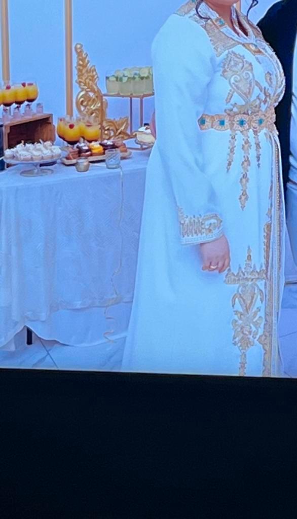 Witte Jurk met Gouden Details moeder dochter, Kleding | Dames, Carnavalskleding en Feestkleding, Zo goed als nieuw, Kleding, Huwelijk