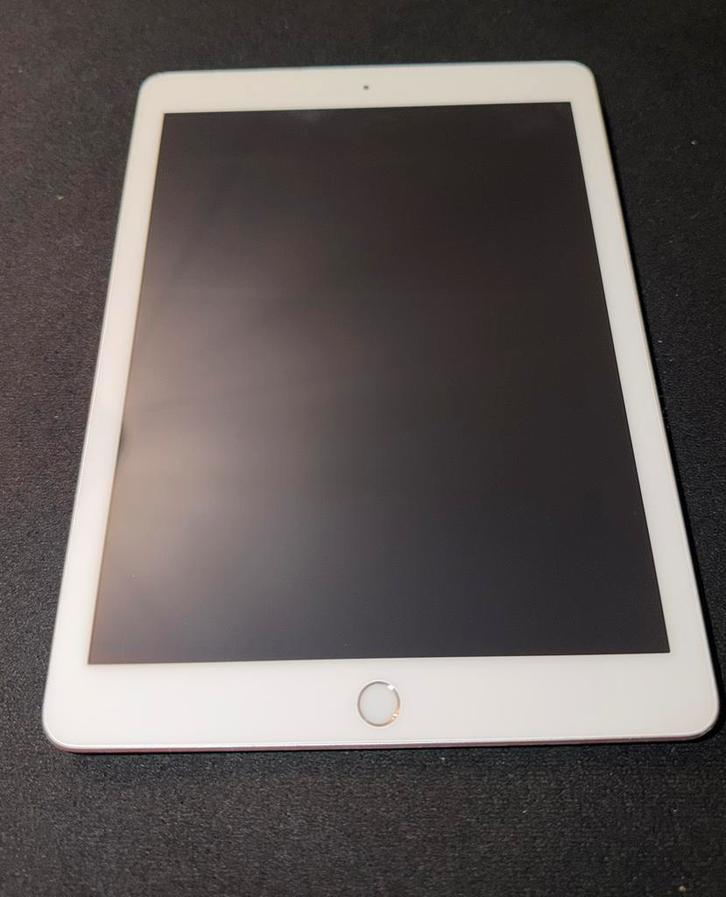 iPad 5e generatie (A1822) Top staat, Computers en Software, Apple iPads, Zo goed als nieuw, Apple iPad, 10 inch, 32 GB, Ophalen