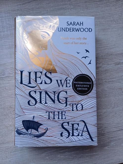 Sarah Underwood - Lies we sing to the sea, Boeken, Fantasy, Zo goed als nieuw, Ophalen of Verzenden