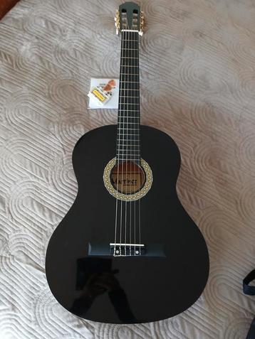 Martinez gitaar beschikbaar voor biedingen