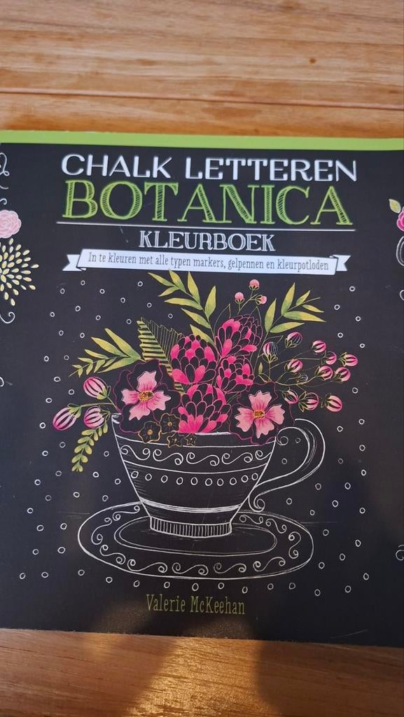 Kleurboek Chalk Letteren Botanica, Boeken, Ophalen of Verzenden, Zo goed als nieuw, Tekenen en Schilderen, Geschikt voor kinderen