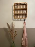 Rotan hangkastje, Huis en Inrichting, Woonaccessoires | Wandplanken en Boekenplanken, Ophalen, Zo goed als nieuw