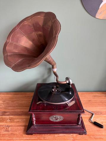 grammofoon plaat speler. Sound master beschikbaar voor biedingen