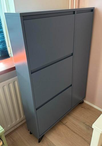 Made Elona schoenenkast (blauw) beschikbaar voor biedingen