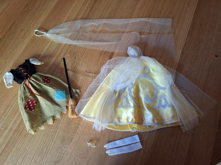 Barbie Cinderella Poor & Rich # 872 * 1964-1965, Verzamelen, Poppen, Gebruikt, Kleertjes, Ophalen of Verzenden