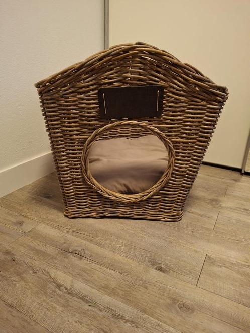 Hondenmand 68x66x67cm Handgevlochten, Dieren en Toebehoren, Hondenmanden, Zo goed als nieuw, Riet, Ophalen