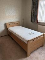 Elektrisch verstelbaar senioren bed 1 persoons, Huis en Inrichting, Slaapkamer | Bedden, Ophalen, 90 cm, Eenpersoons, Bruin