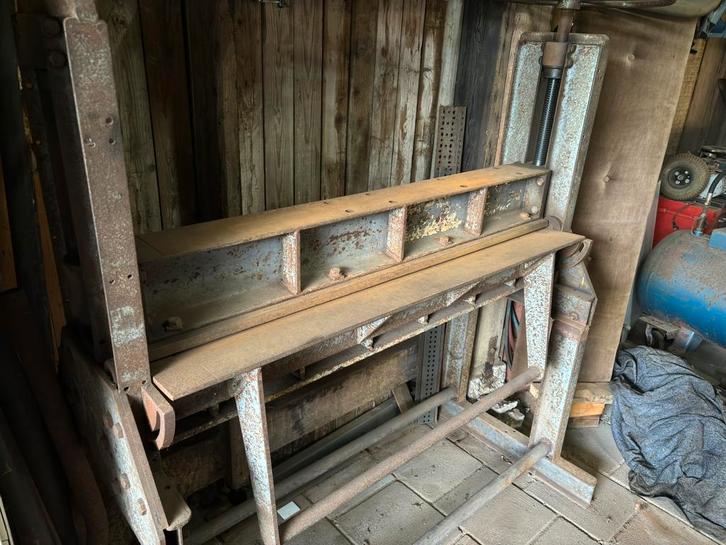 Zetbank 125cm 2mm, zelfbouw van ‘De Varende Smid’ Amsterdam, Doe-het-zelf en Verbouw, Gereedschap | Overige machines, Gebruikt