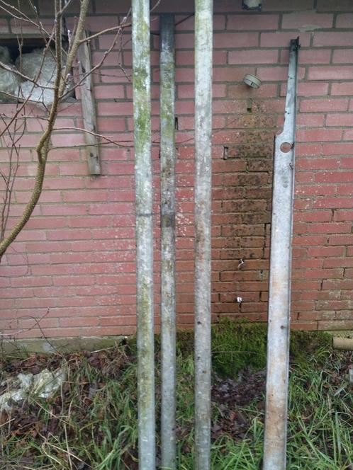 3 gegalvaniseerde palen 2 m, Doe-het-zelf en Verbouw, IJzerwaren en Bevestigingsmiddelen, Gebruikt, Overige typen, Ophalen