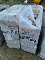 Gevelstenen, Ophalen of Verzenden, Gebruikt, Bakstenen