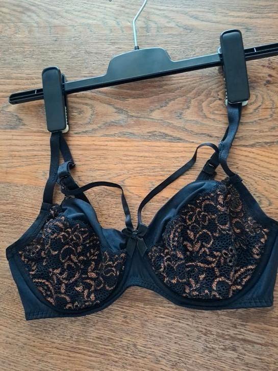 Zwarte beugelbh, 75E,  Hunkemoller, Kleding | Dames, Ondergoed en Lingerie, BH, Zwart, Ophalen of Verzenden