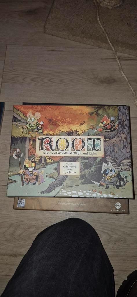 Root Bordspel - Strategisch Avontuur in het Bos!, Hobby en Vrije tijd, Gezelschapsspellen | Bordspellen, Zo goed als nieuw, Drie of vier spelers