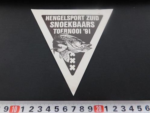 sticker hengelsport zuid snoekbaars toernooi 1991 amsterdam*, Verzamelen, Stickers, Zo goed als nieuw, Bedrijf of Vereniging, Ophalen