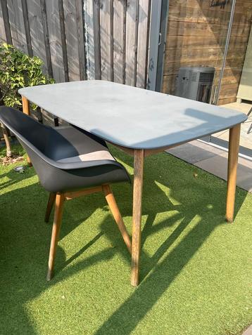 Le Sud Tuinset, tafel met 4 stoelen beschikbaar voor biedingen