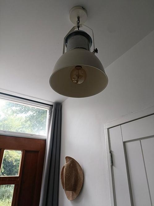 🏘️ Crème witte, metalen hanglamp (industriële look), Huis en Inrichting, Lampen | Plafondlampen, Zo goed als nieuw, Metaal, Ophalen of Verzenden
