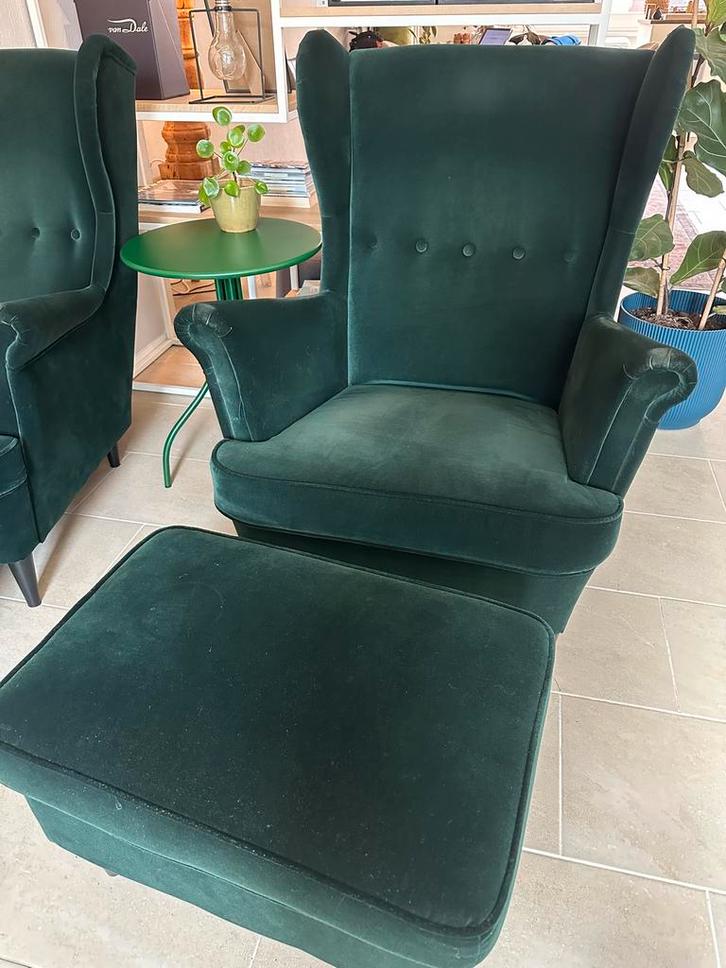 Donker groene fluwelen strandmon stoel met voetenbank, Huis en Inrichting, Fauteuils, Gebruikt, Stof, 50 tot 75 cm, 75 tot 100 cm