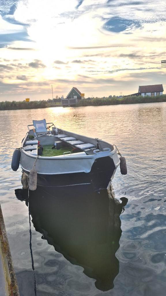 Volledig onderhouden stalen sloep / boot 6 m, 10/15 pers., Watersport en Boten, Sloepen, Tot 10 pk, 3 tot 6 meter, Buitenboordmotor