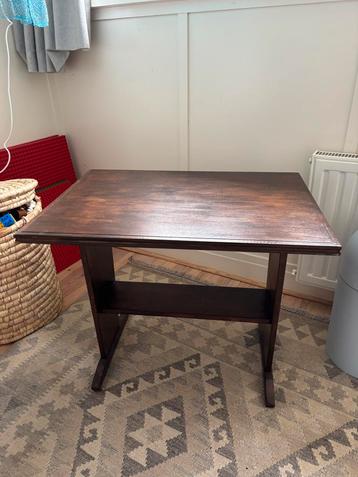 Kindertafeltje hout beschikbaar voor biedingen