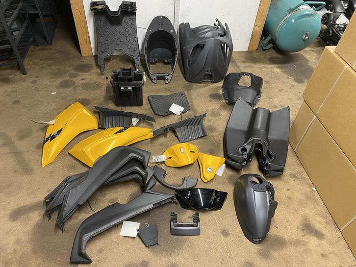 Piaggio 1 one elektrische scooter kappen, Motoren, Tuning en Styling
