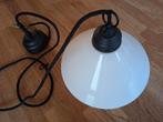 Melkglas lamp, Huis en Inrichting, Lampen | Hanglampen, Ophalen, Zo goed als nieuw, Glas, Minder dan 50 cm