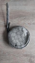 ZS zusss gevlochten rond clutch festival uitgaan tasje, Sieraden, Tassen en Uiterlijk, Portemonnees, Ophalen of Verzenden, Zo goed als nieuw