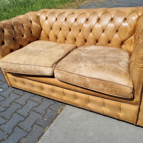 Oude Chesterfield bank naturel leer + GRATIS BEZORGING, Antiek en Kunst, Antiek | Meubels | Stoelen en Banken, Ophalen of Verzenden