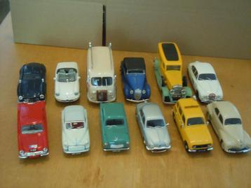 12x 1:43 Modelauto's - Renault Peugeot etc beschikbaar voor biedingen