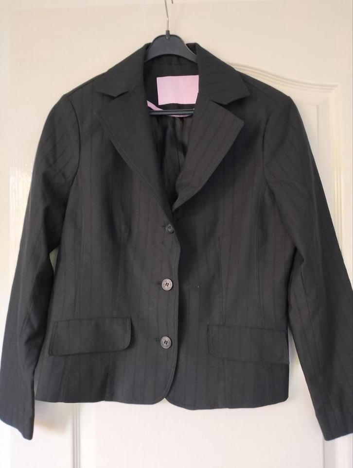 Zwart Nadelstreep Jasje - Maat 42 zgan street one, Kleding | Dames, Jasjes, Kostuums en Pakken, Zo goed als nieuw, Jasje, Maat 42/44 (L)
