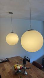 Hanglamp set van 2 stuks rond / witte bol, Huis en Inrichting, Lampen | Hanglampen, Ophalen, Overige materialen, Gebruikt, Modern