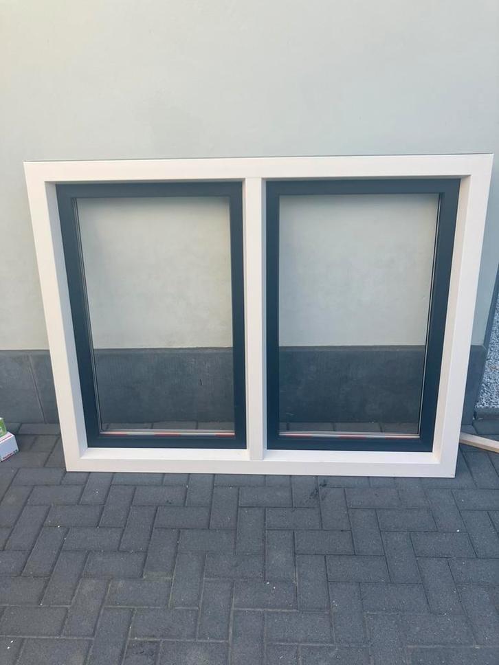 Kunstof kiep kozijn, zonder tripel glas. 200 euro, Doe-het-zelf en Verbouw, Kozijnen en Schuifpuien, Zo goed als nieuw, Raamkozijn