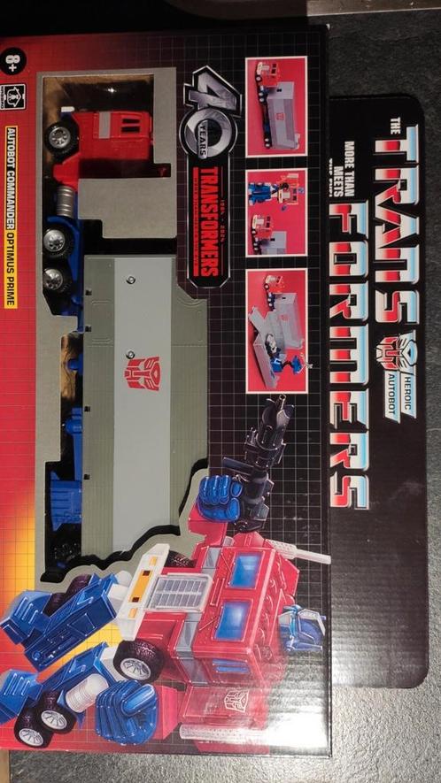 40th Anniversary Optimus Prime in cartoon kleuren MIB, Verzamelen, Transformers, Zo goed als nieuw, G1, Autobots, Ophalen of Verzenden