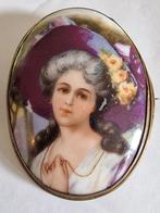Vintage porseleinen broche., Ophalen of Verzenden