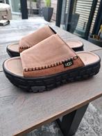 leren uggs slippers maat  40.5, Ophalen of Verzenden, Zo goed als nieuw