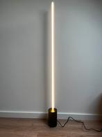 Hue Signe Gradient vloerlamp (2x), Ophalen, Zo goed als nieuw, Metaal, 100 tot 150 cm
