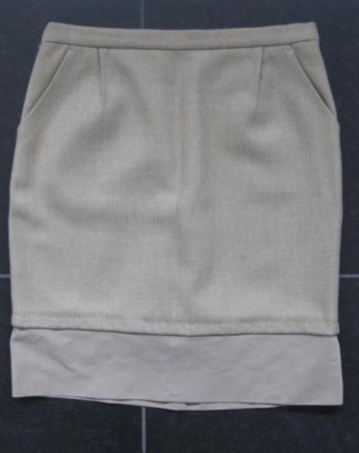 BCBGMaxazria zandkleurige rok, model Jaden, maat S, Kleding | Dames, Rokken, Zo goed als nieuw, Maat 36 (S), Beige, Knielengte