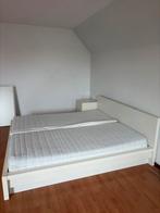 Gratis tweepersoonsbed met matrassen en nachtkastje, Ophalen, Wit, Tweepersoons, Zo goed als nieuw