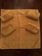 Aqua Nova badmat + 4 gastendoekjes, Ophalen of Verzenden, Zo goed als nieuw, Bruin, Badmat