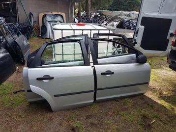 FORD FOCUS PORTIEREN RV+RA BK 2008 beschikbaar voor biedingen