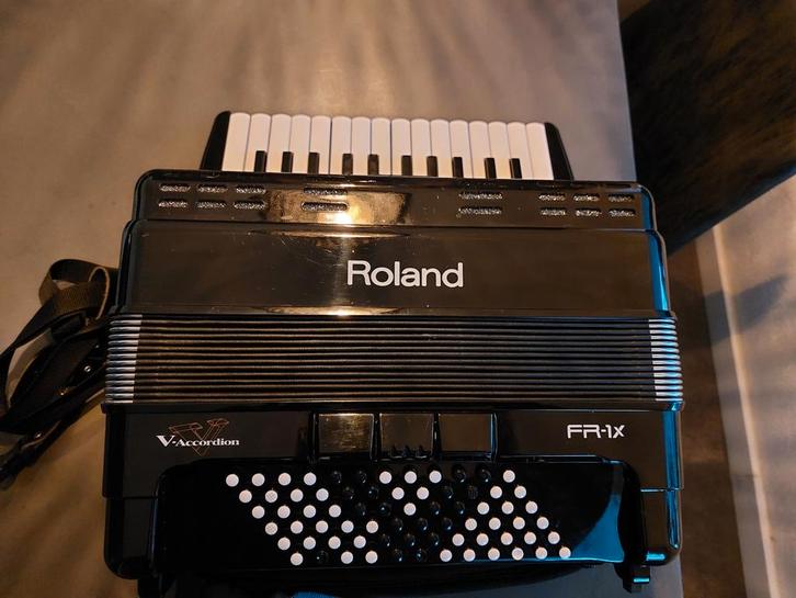 Roland FR-1X BX ruilen tegen Roland Fr1XB BK knop accordeon, Muziek en Instrumenten, Accordeons, Zo goed als nieuw, 72-bas, Overige merken