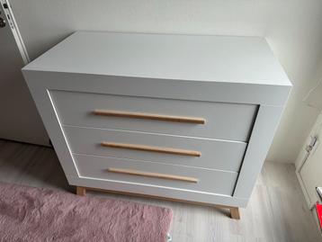 Babykamer Inboedel - Ledikant, Commode & Kast beschikbaar voor biedingen